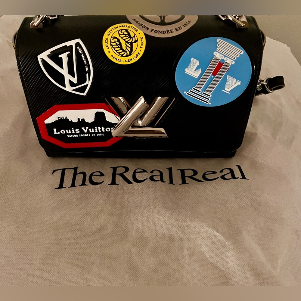 Louis Vuitton Twist MM Epi World Tour Shoulder Bag Black Leather - Picture 7 of 8